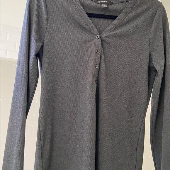 Athleta gray long sleeve top - Size Medium - Picture 2 of 8